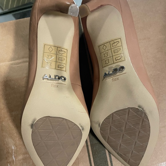 Beige/tan high heeled shoes by Aldo size 6 - Picture 5 of 5
